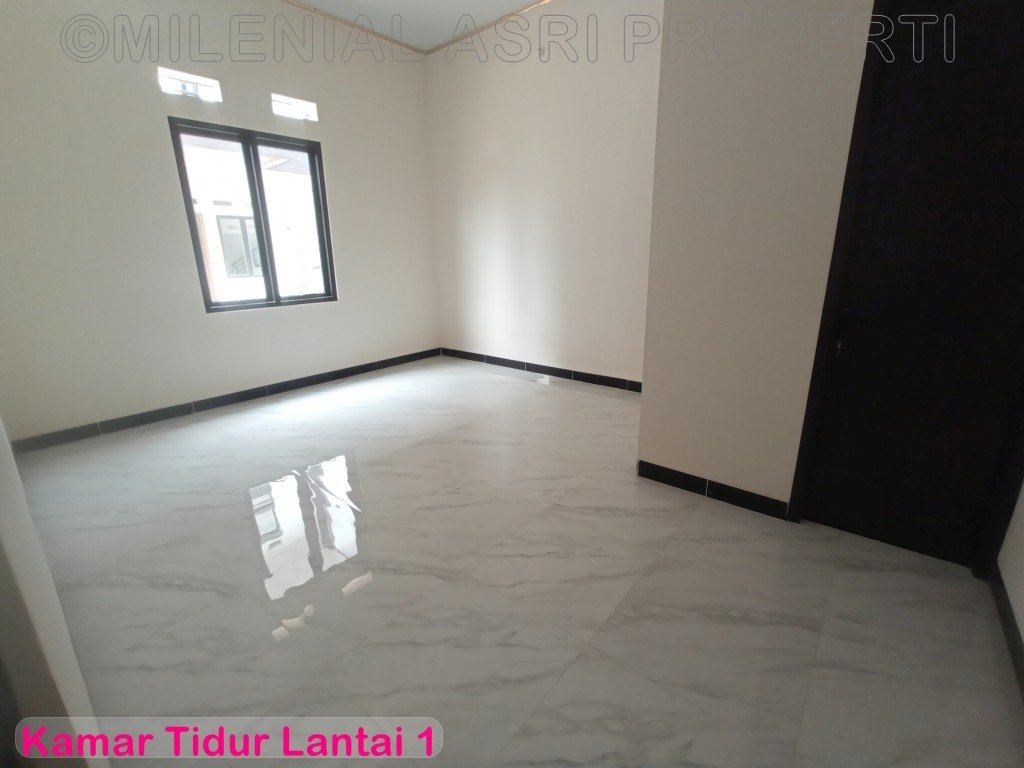 Kamar Tidur Lantai Satu