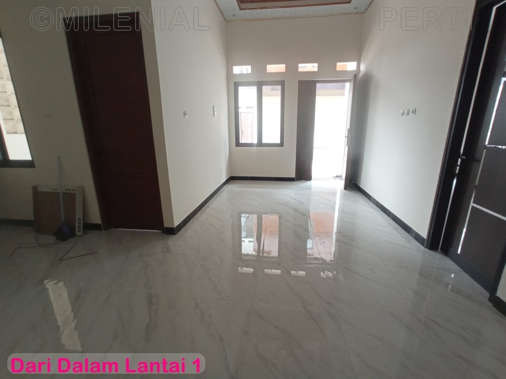 Dari dalam lantai satu ke arah luar